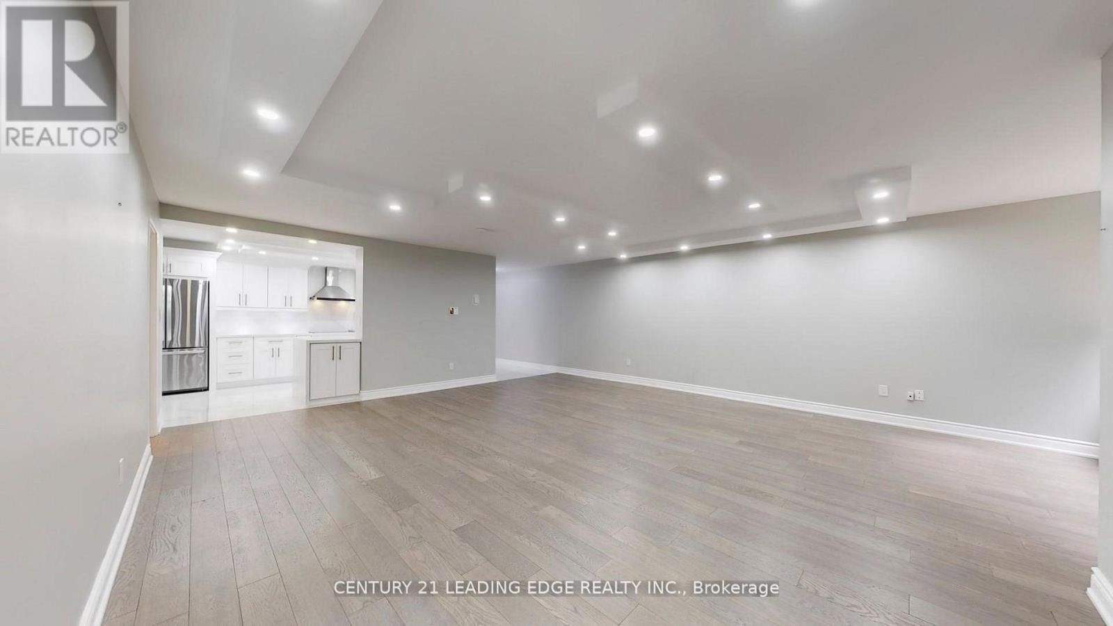 201 - 15 MCMURRICH STREET Image 12