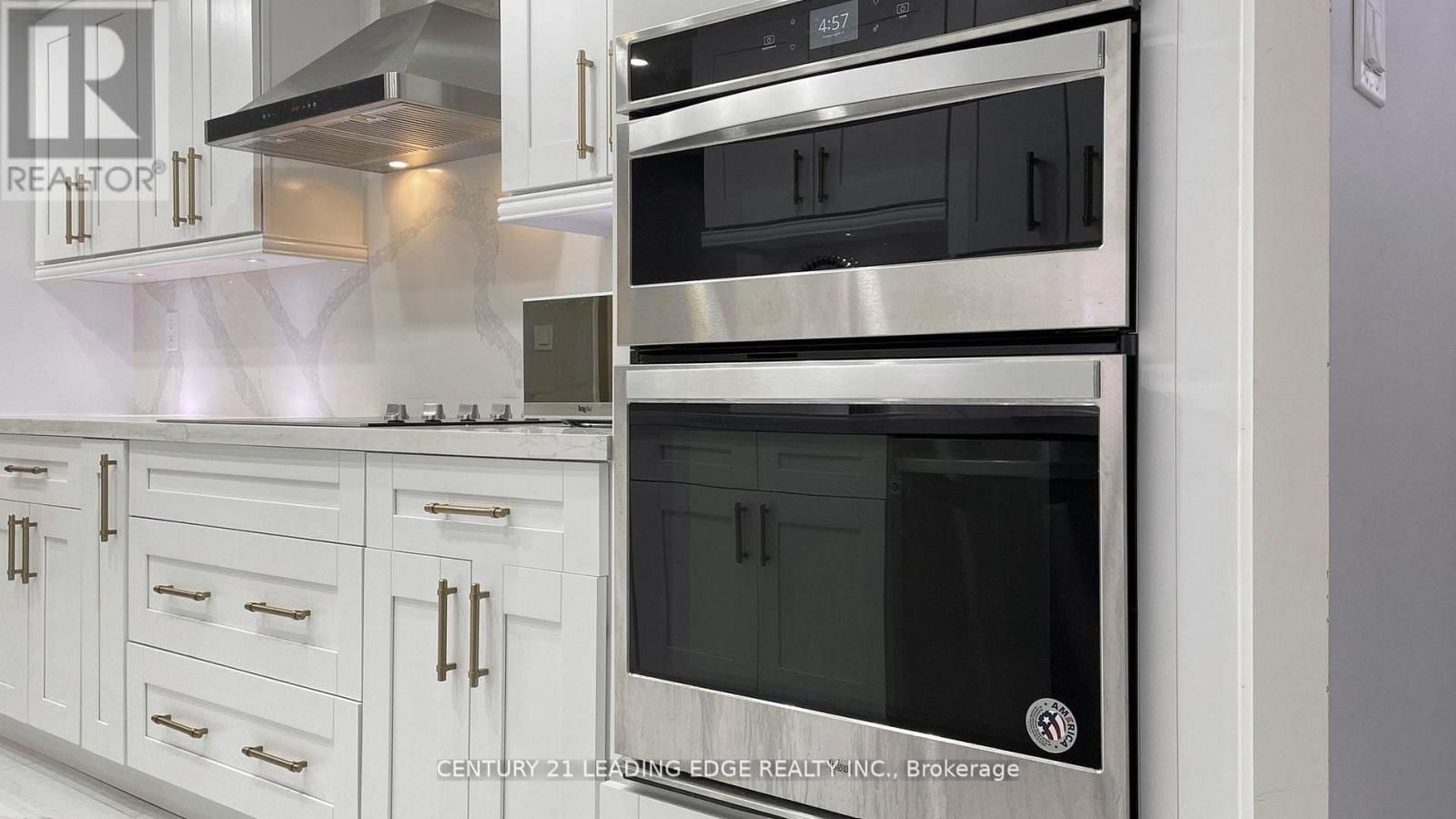 201 - 15 MCMURRICH STREET Image 17