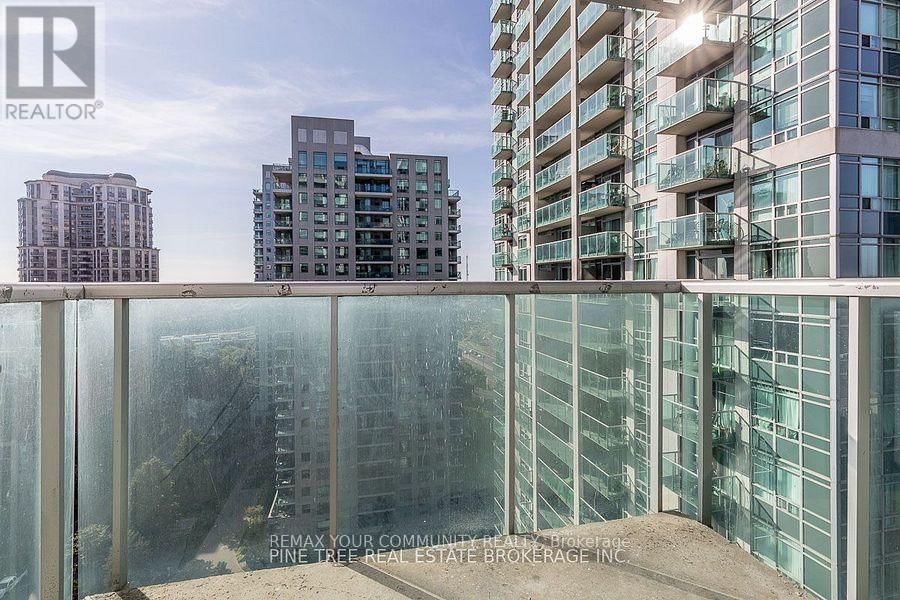 1704 - 16 HARRISON GARDEN BOULEVARD Image 26