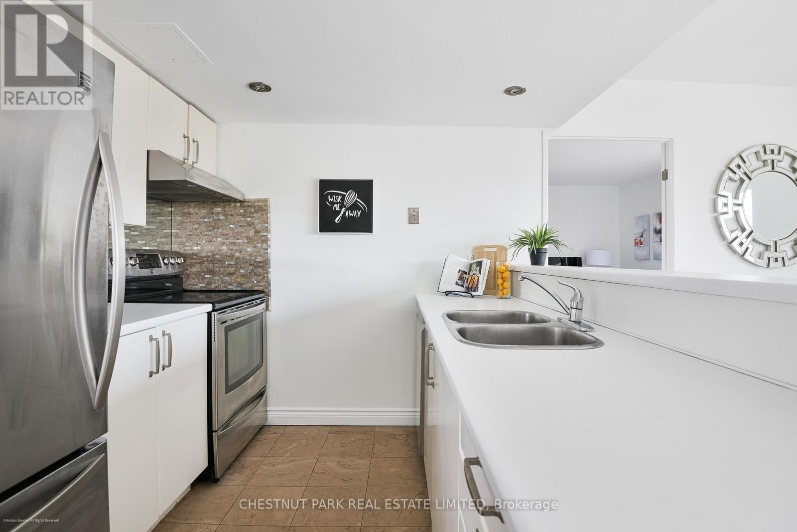 201 - 97 LAWTON BOULEVARD Image 16