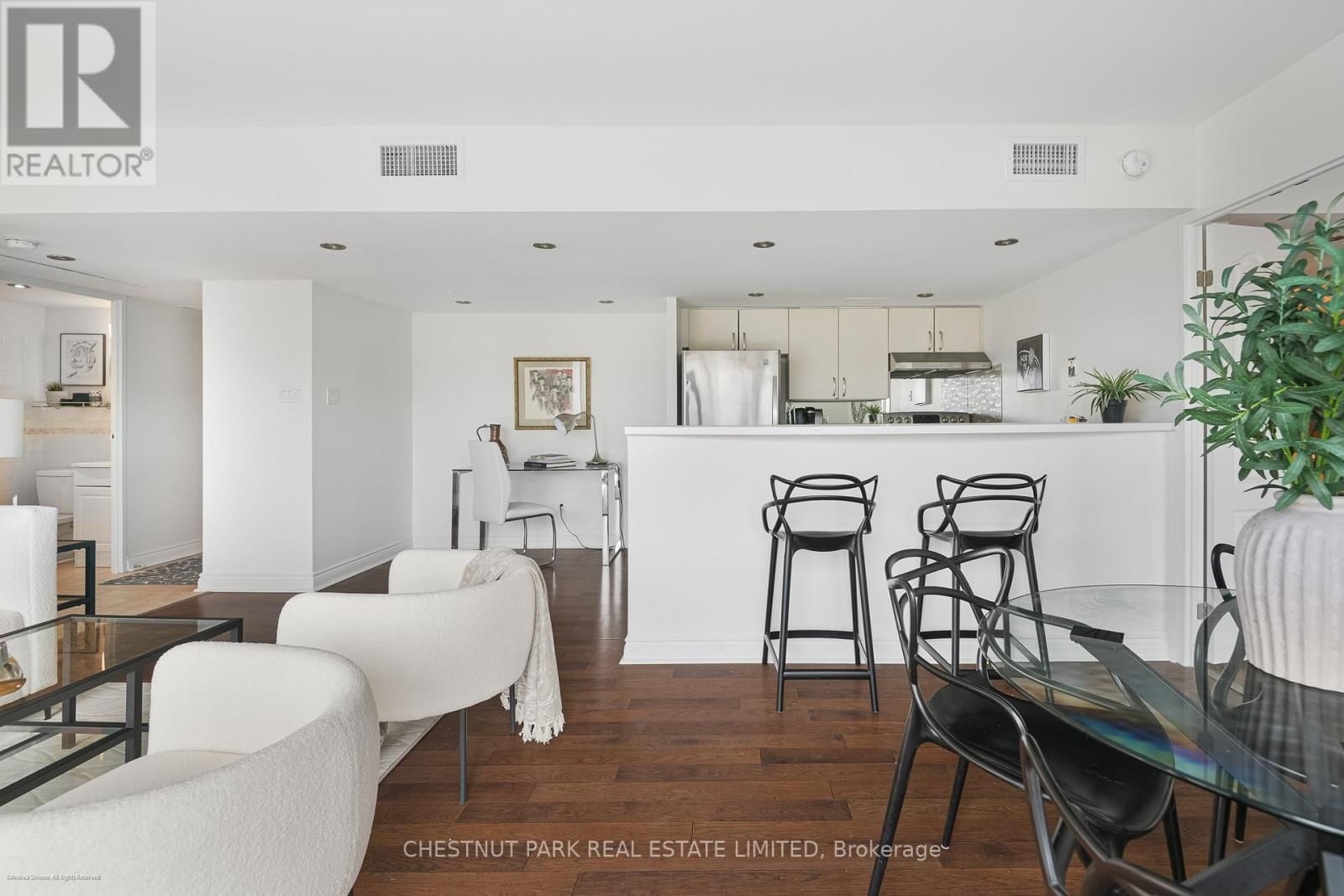 201 - 97 LAWTON BOULEVARD Image 19