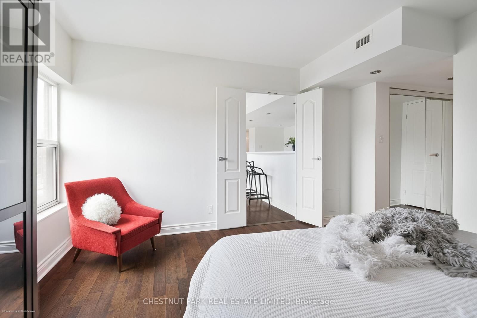 201 - 97 LAWTON BOULEVARD Image 23