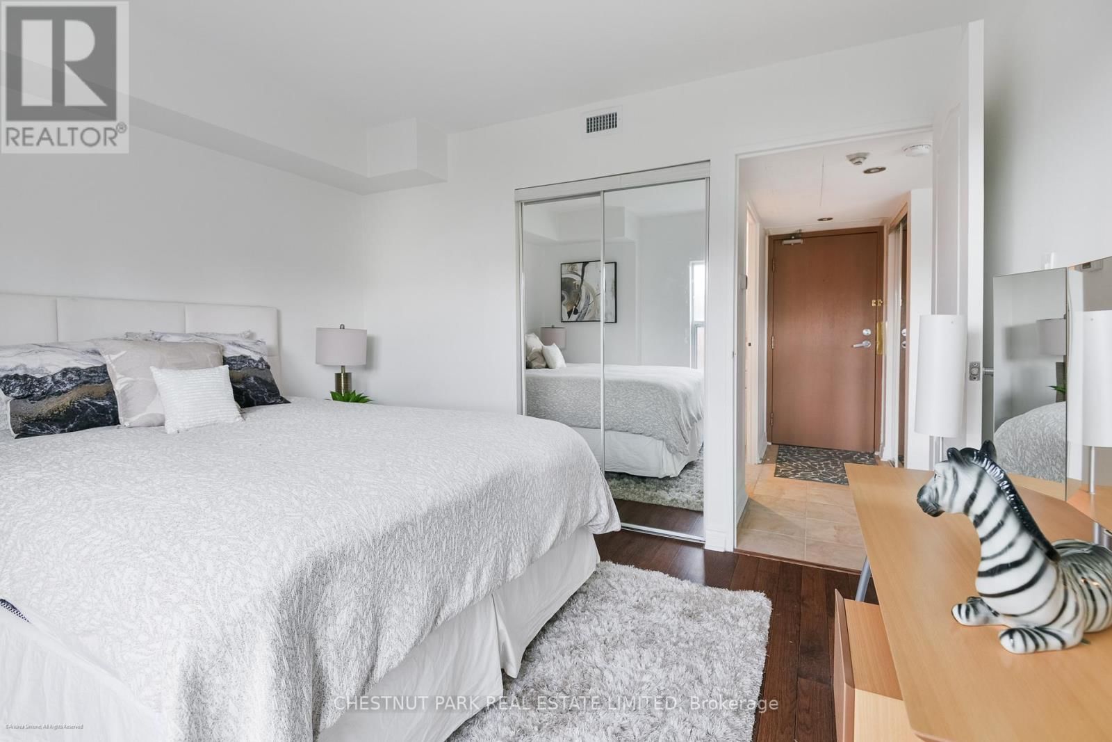 201 - 97 LAWTON BOULEVARD Image 7