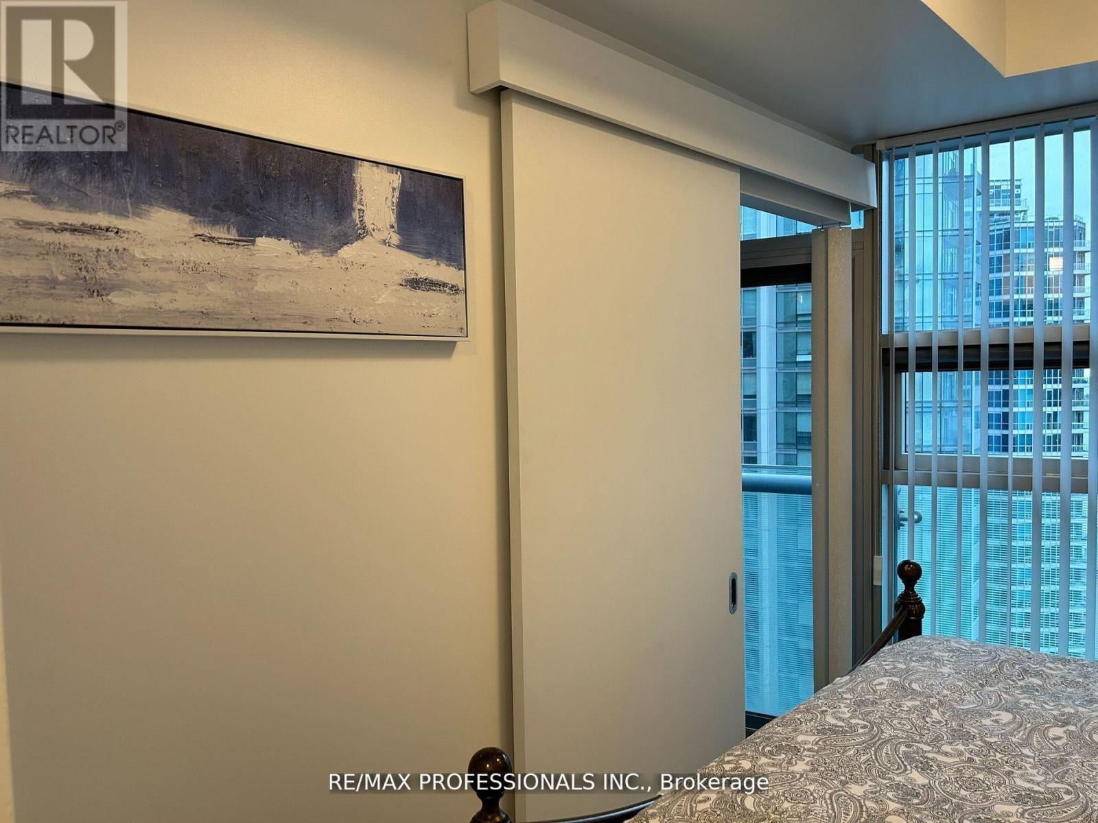 2503 - 12 YORK STREET Image 10