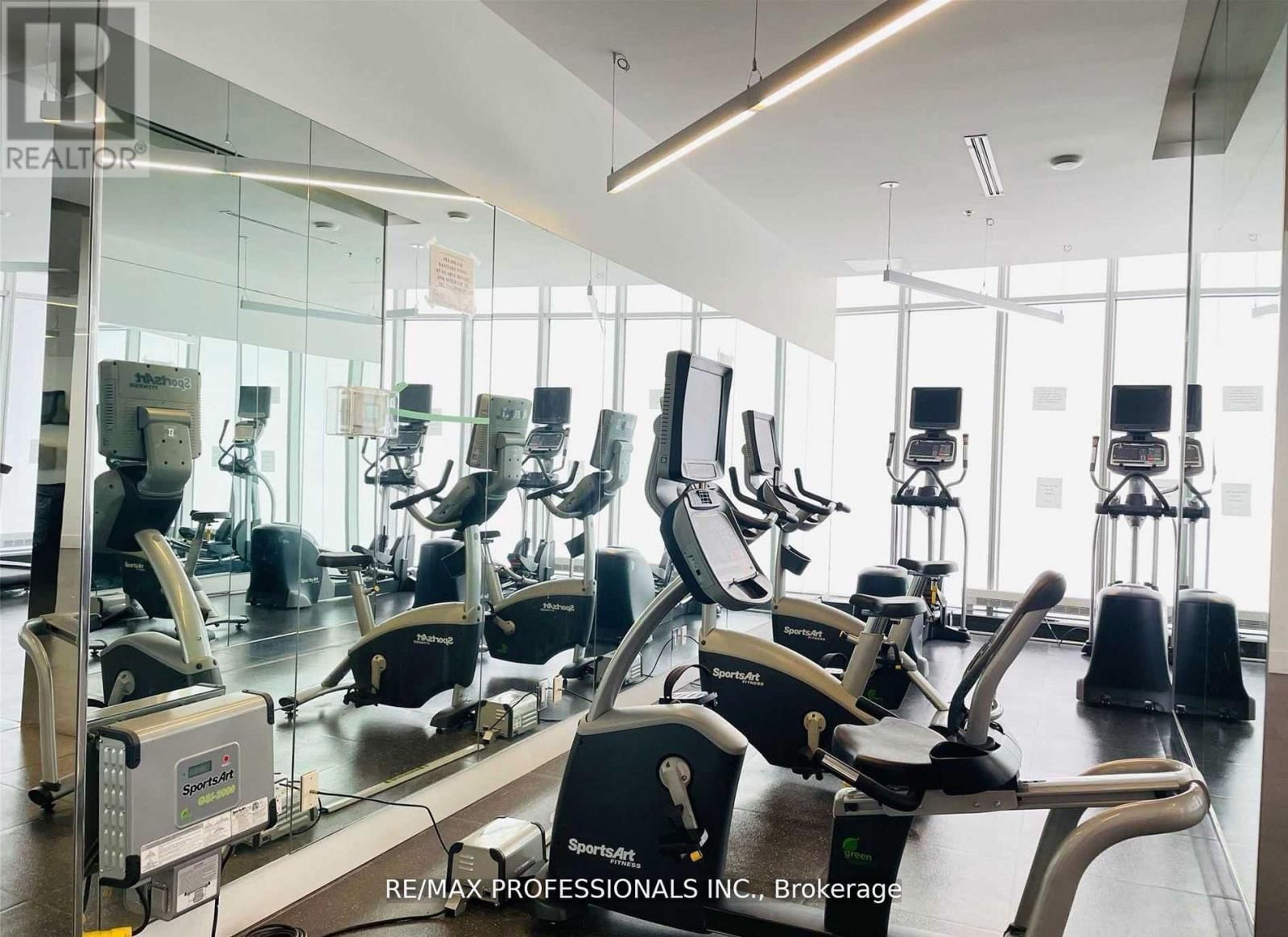 2503 - 12 YORK STREET Image 19