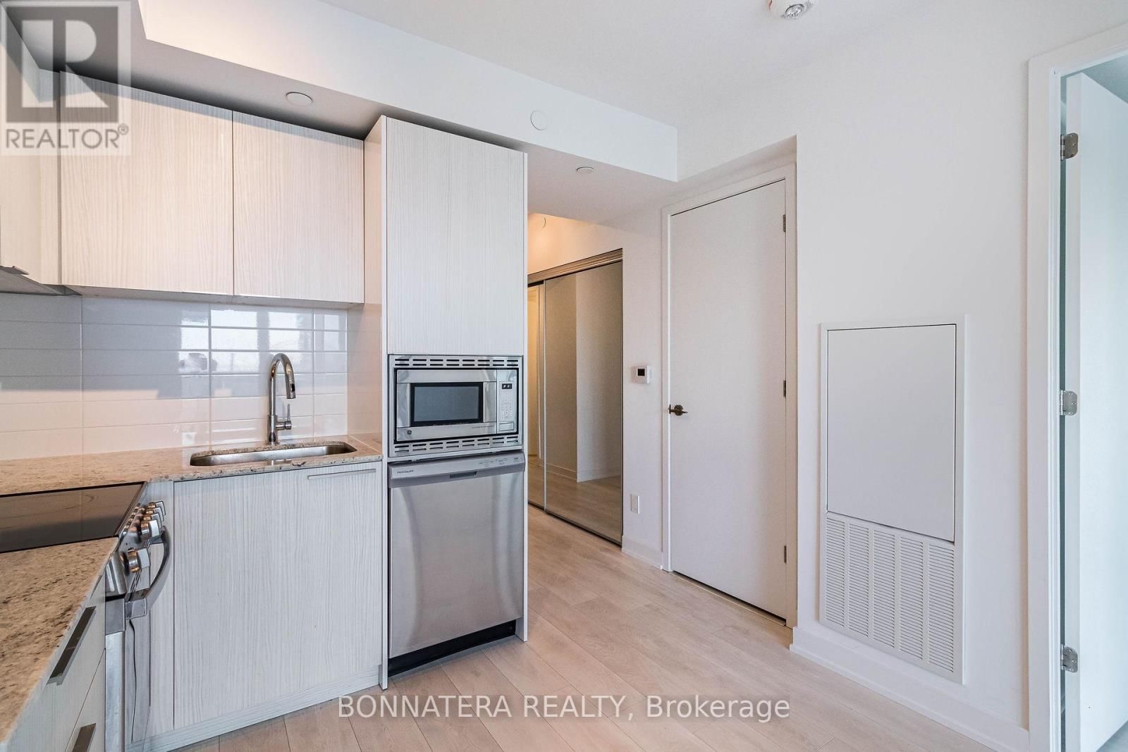 2113 - 501 YONGE STREET Image 19