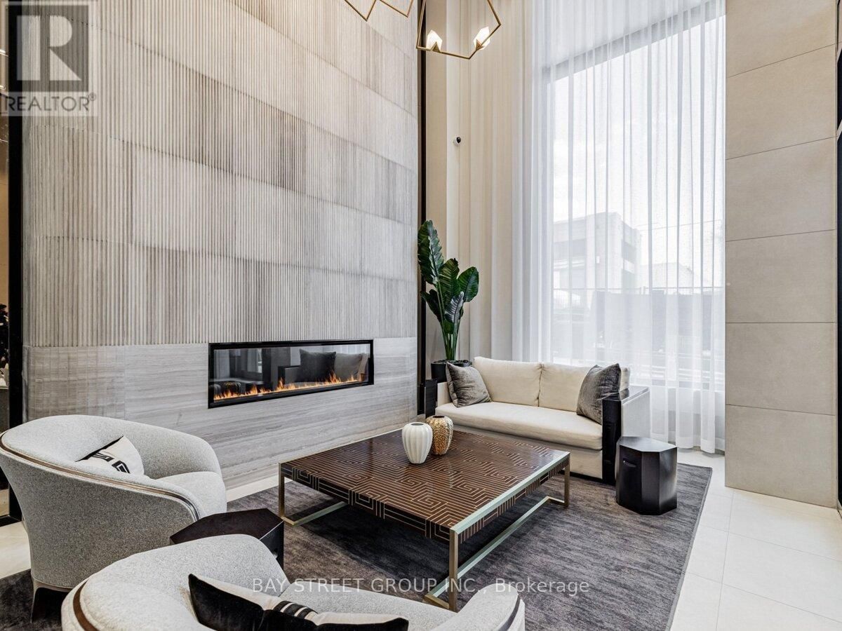 1910 - 2020 BATHURST STREET Image 13