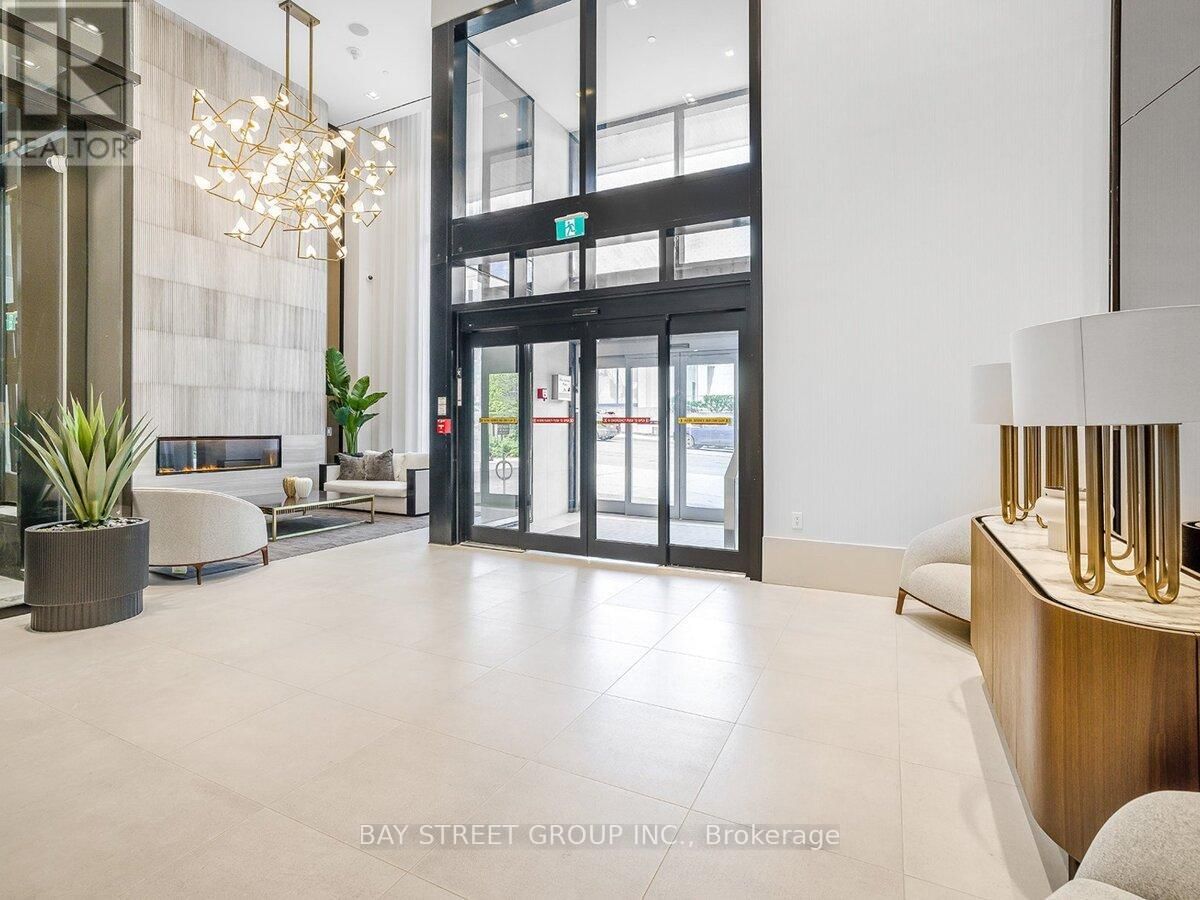 1910 - 2020 BATHURST STREET Image 14