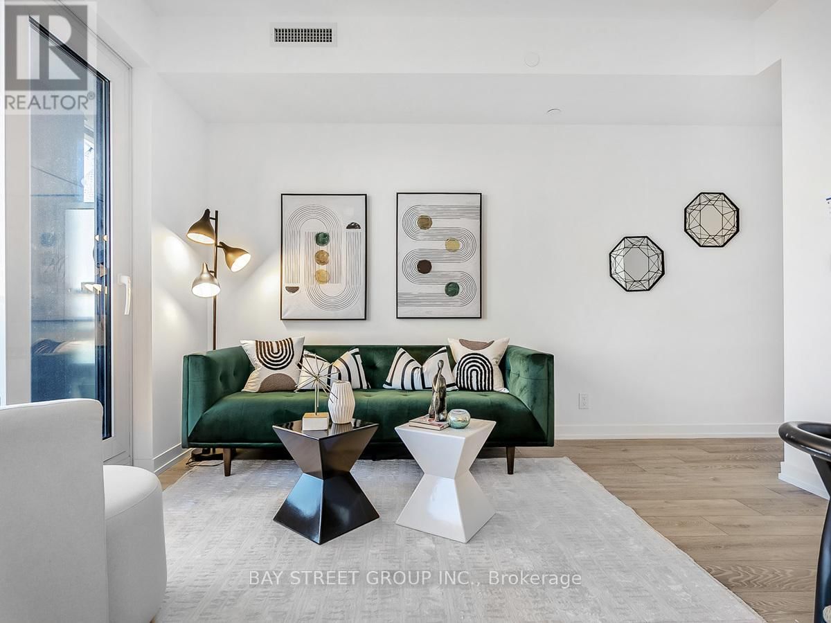 1910 - 2020 BATHURST STREET Image 4