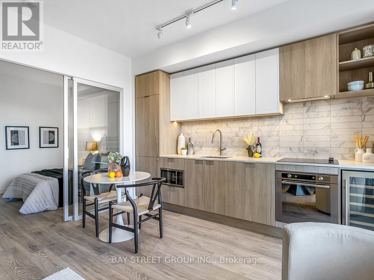 1910 - 2020 BATHURST STREET Image 5