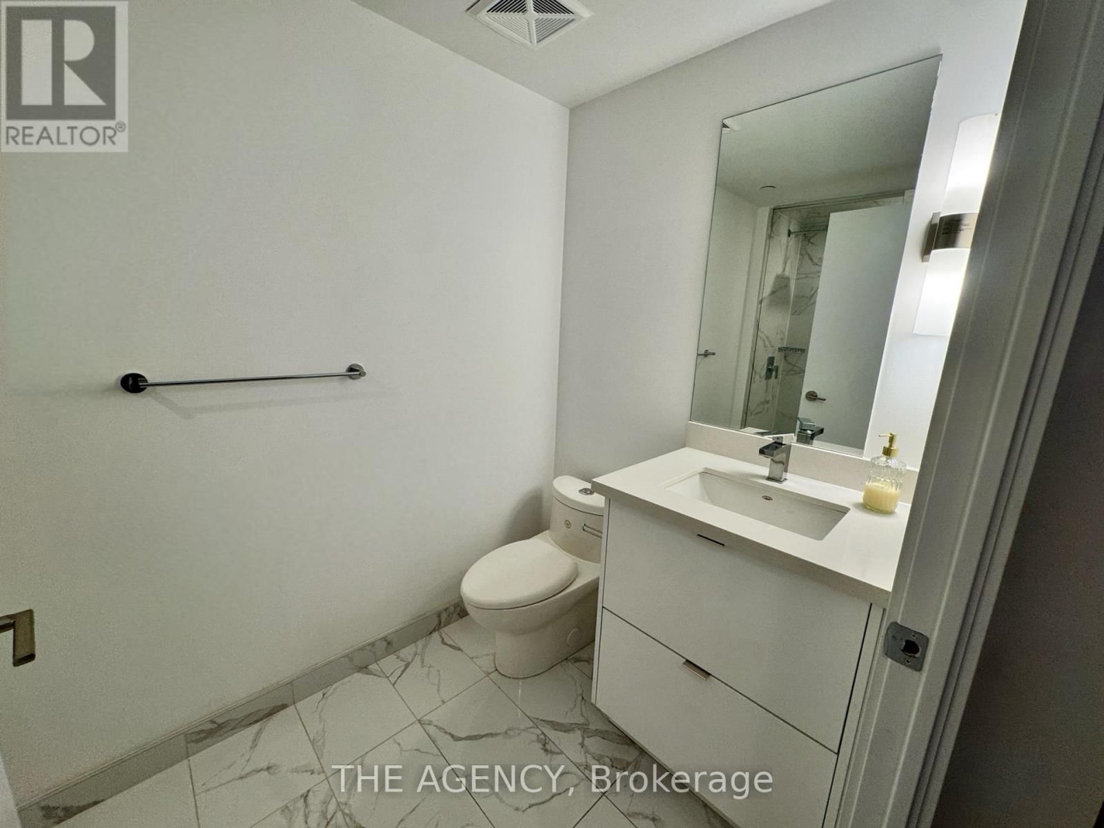 305 - 2 TEAGARDEN COURT Image 4