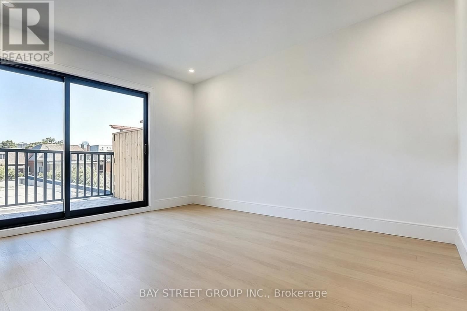 329 CLINTON STREET Image 21