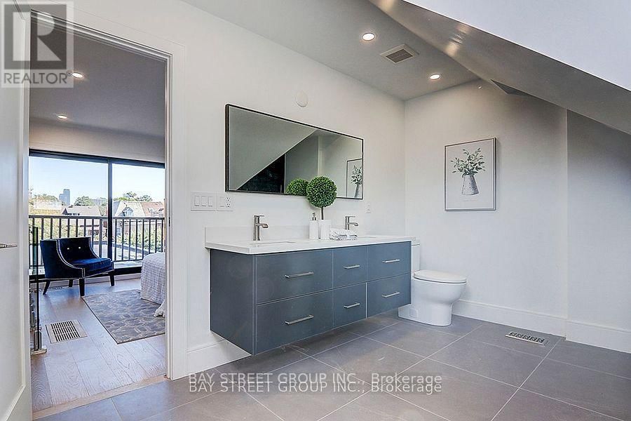 329 CLINTON STREET Image 22