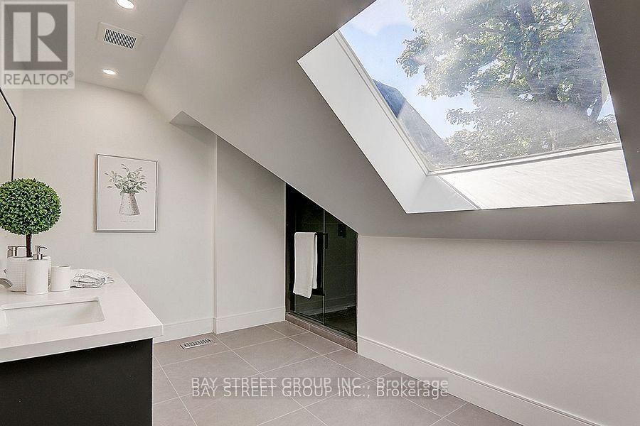 329 CLINTON STREET Image 23