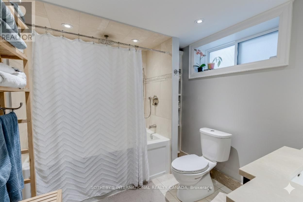 412 WELLESLEY STREET EAST Image 16