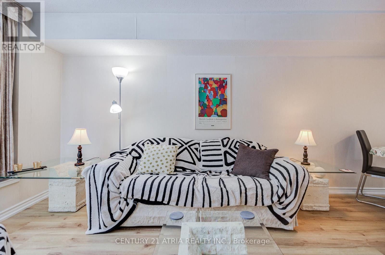 501 - 38 ELM STREET Image 25