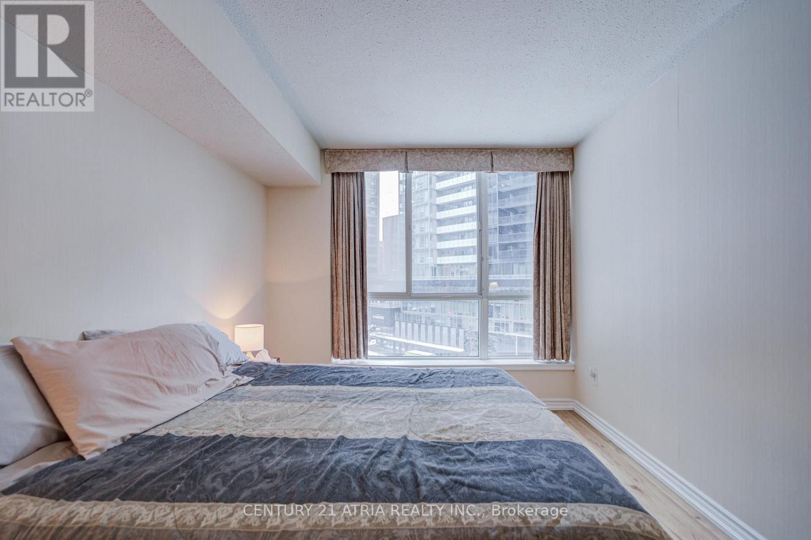 501 - 38 ELM STREET Image 30