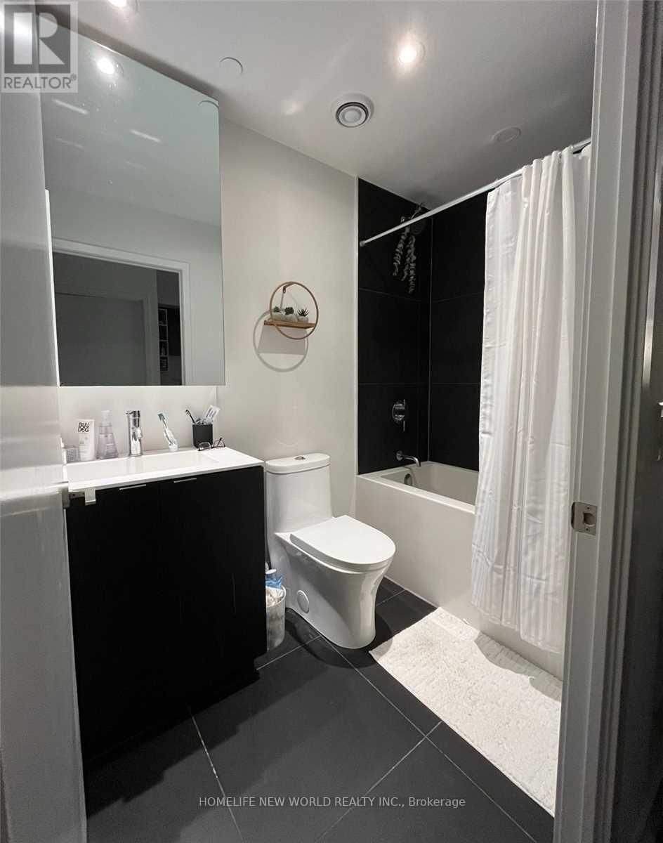 1212 - 20 EDWARD STREET Image 3