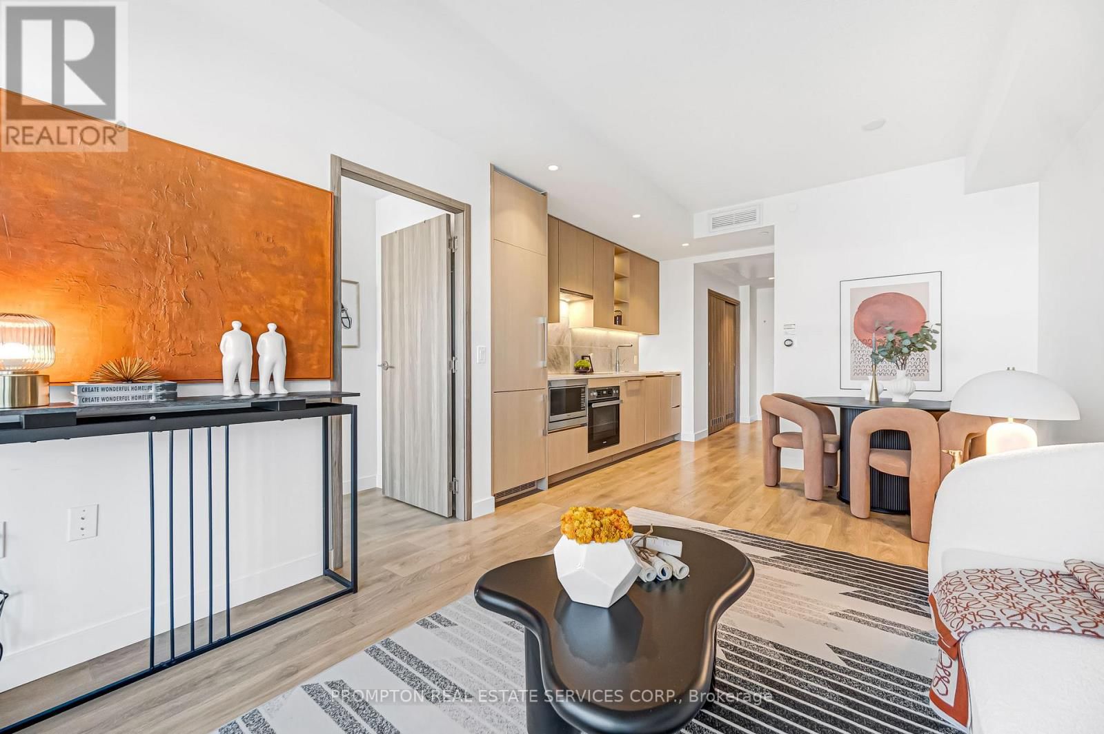 611 - 95 MCMAHON DRIVE Image 14