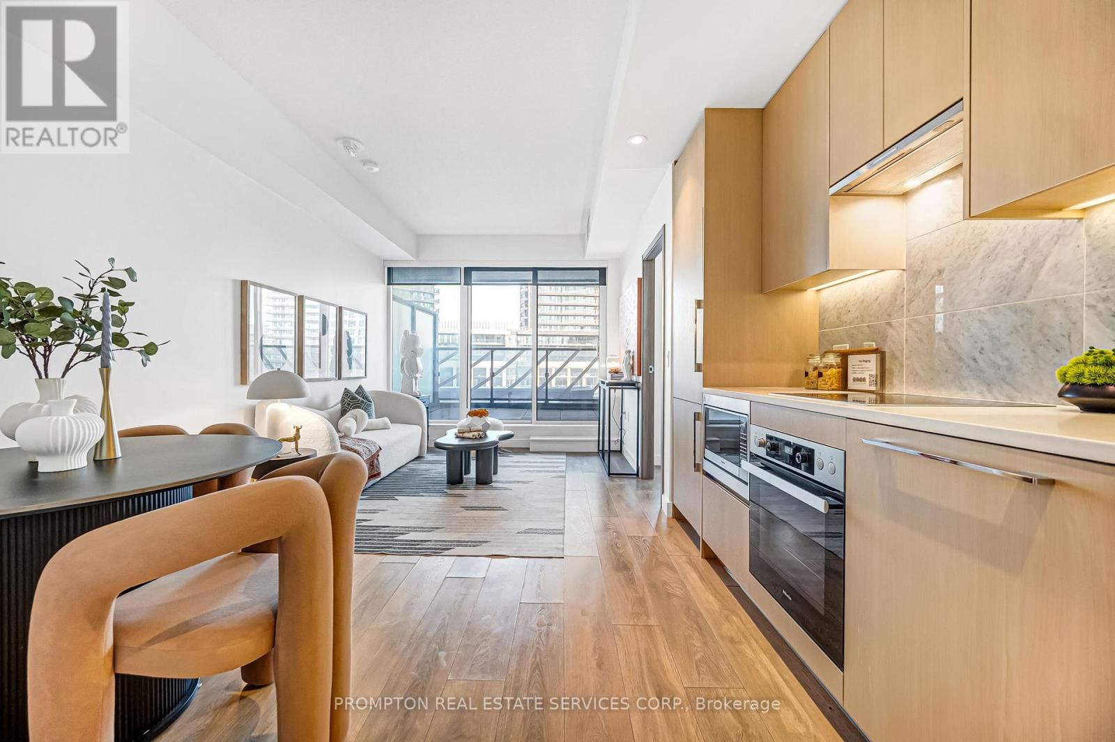 611 - 95 MCMAHON DRIVE Image 17