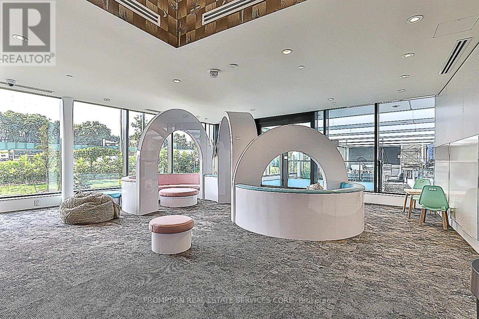 611 - 95 MCMAHON DRIVE Image 37