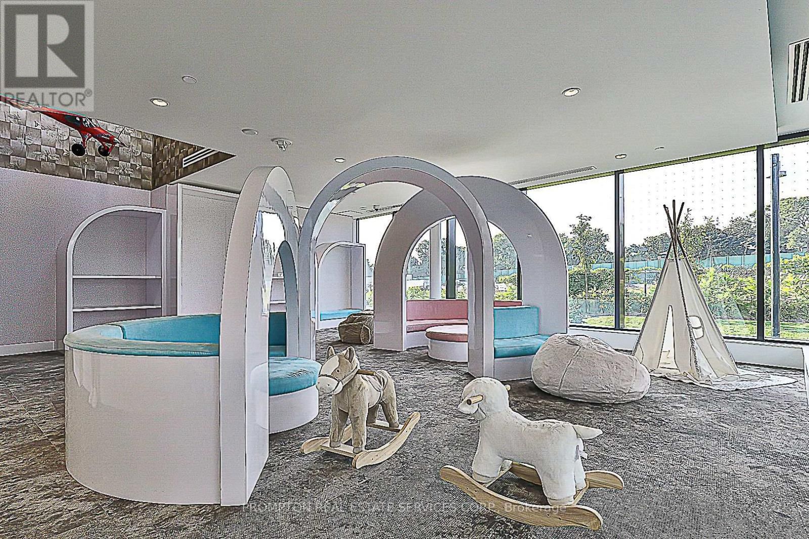 611 - 95 MCMAHON DRIVE Image 38