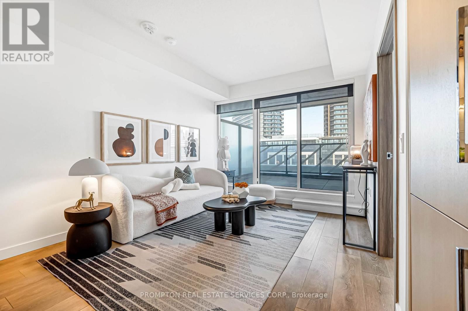 611 - 95 MCMAHON DRIVE Image 8