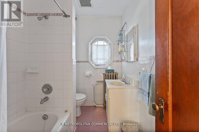 Image #1 of Commercial for Sale at Augusta, Toronto , Ontario