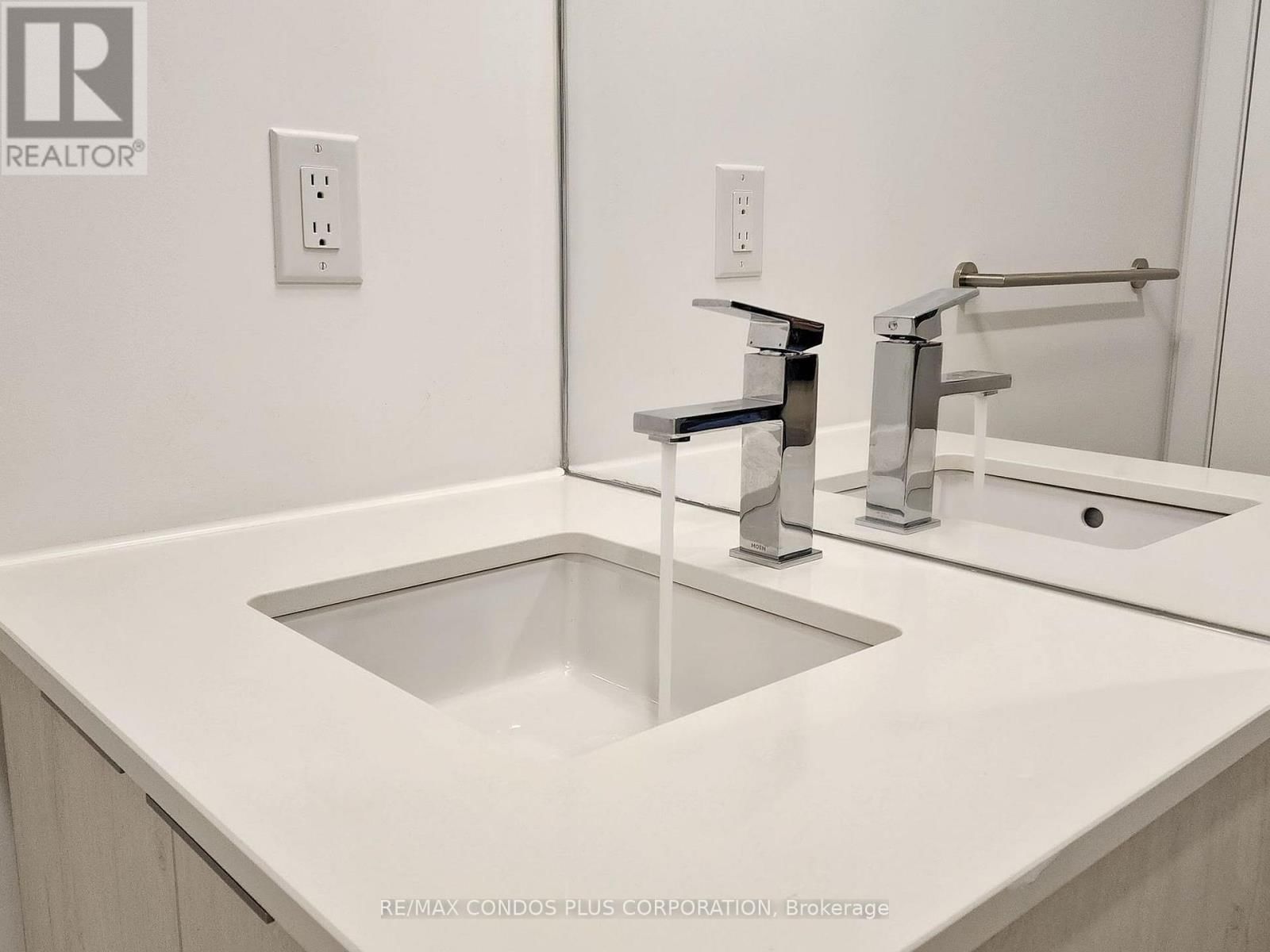 2405 - 47 MUTUAL STREET Image 40