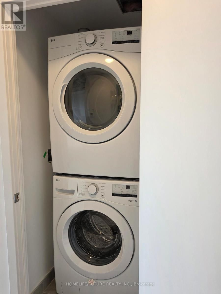 430 - 1720 BAYVIEW AVENUE Image 18