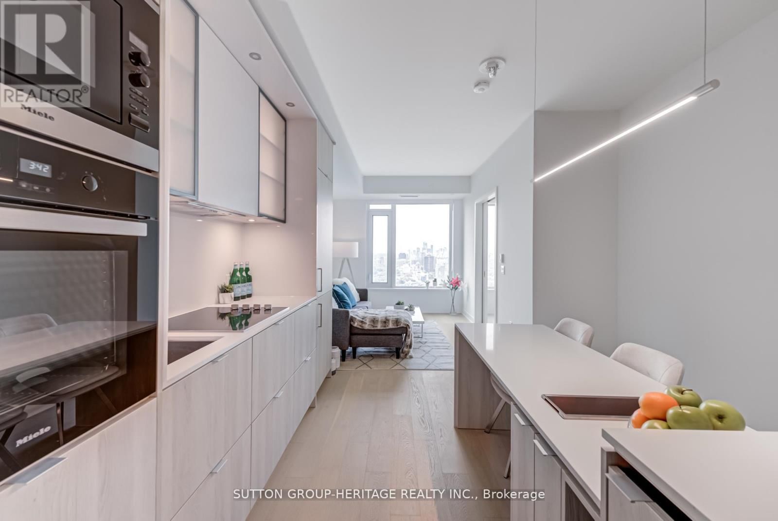 3503 - 11 YORKVILLE AVENUE Image 1