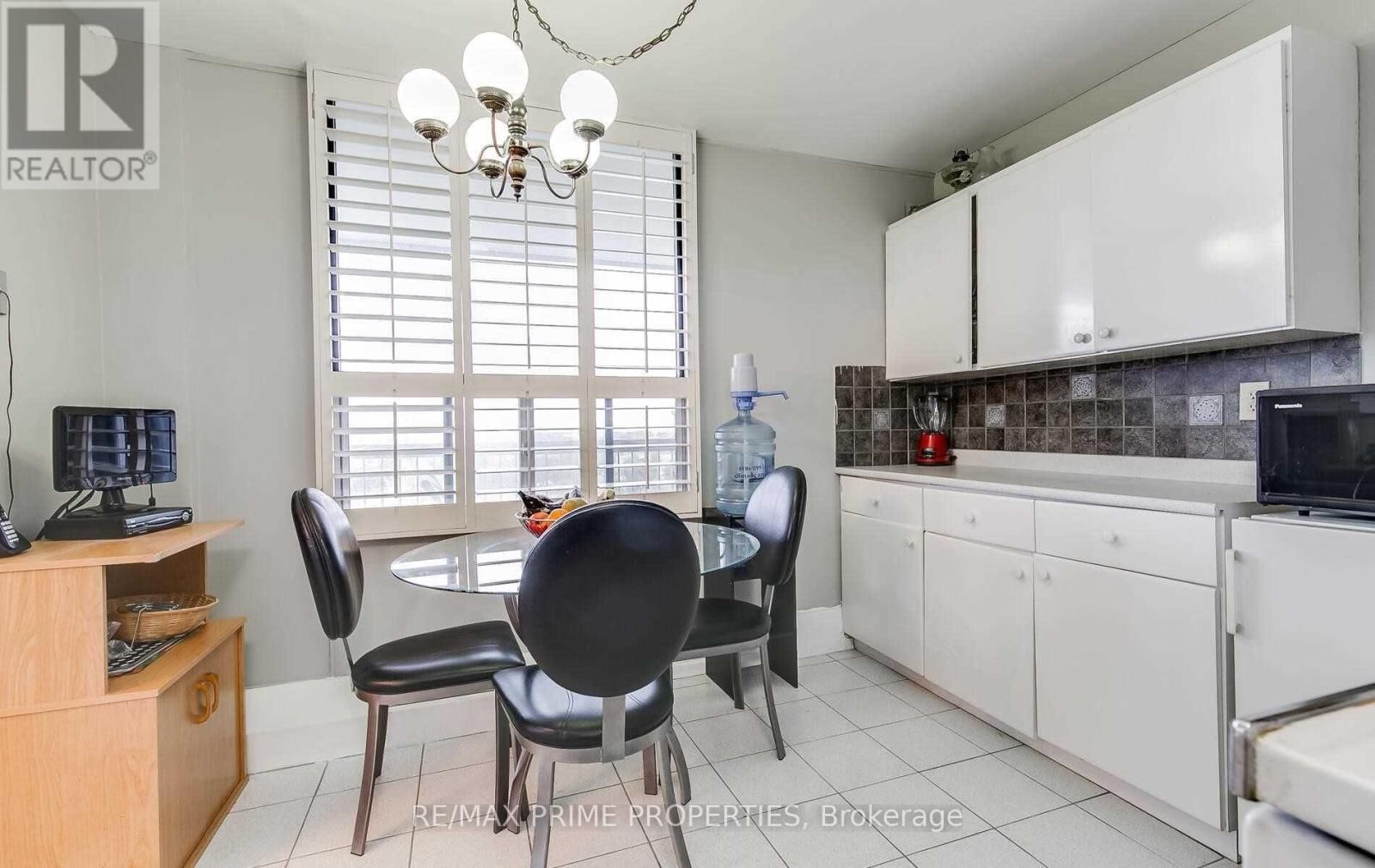 907 - 115 ANTIBES DRIVE Image 18