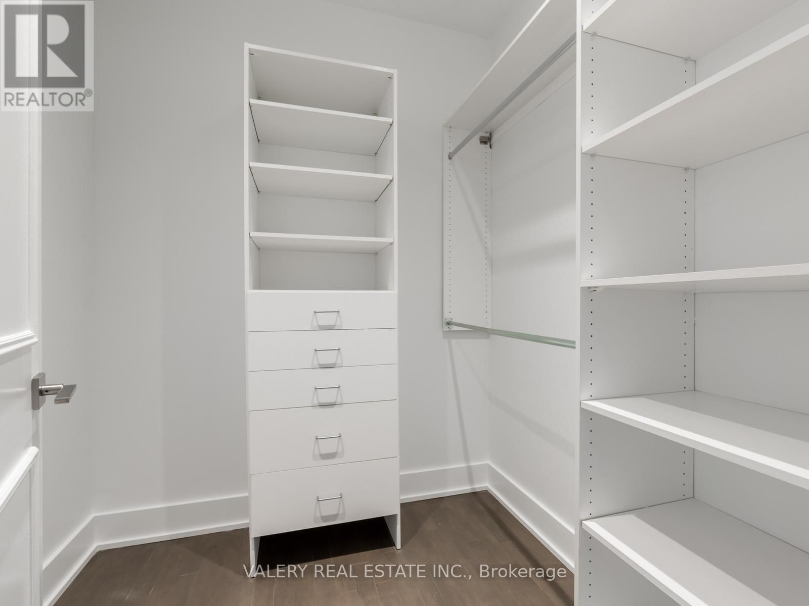 14D - 61 YORKVILLE AVENUE Image 26