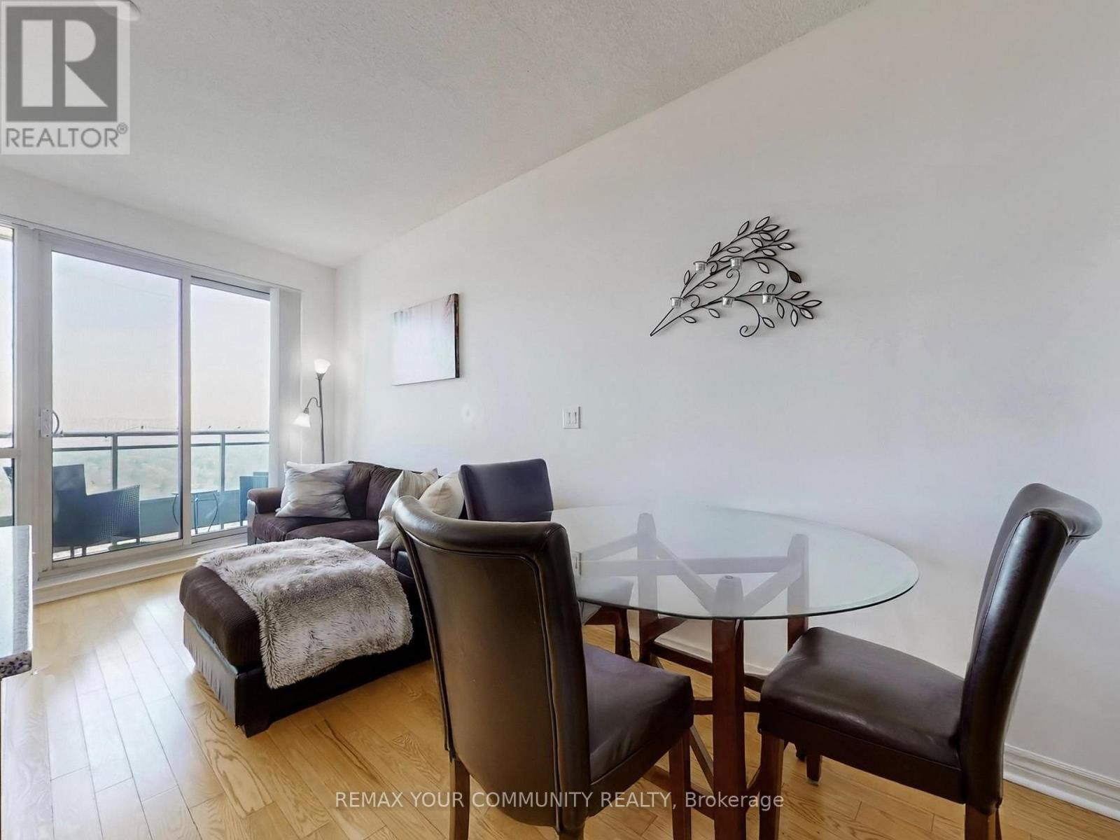 2612 - 18 HOLMES AVENUE Image 11