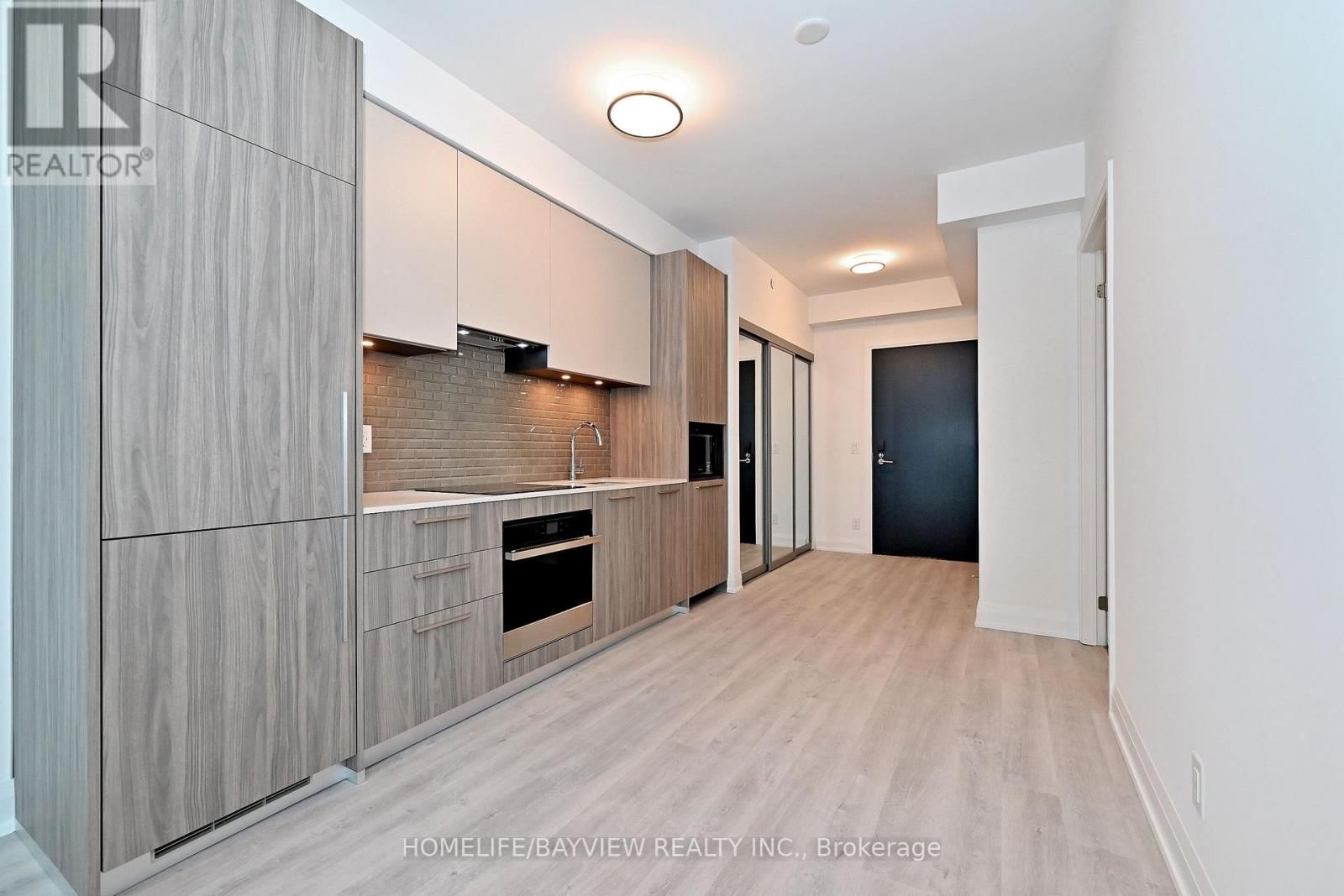 2501 - 65 BROADWAY AVENUE Image 21