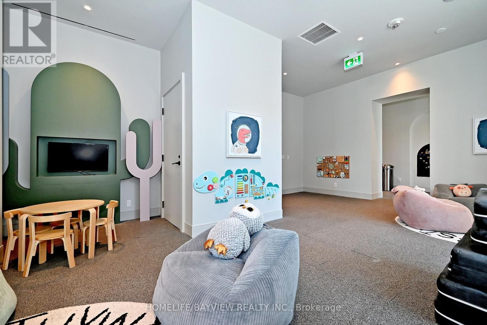 2501 - 65 BROADWAY AVENUE Image 45