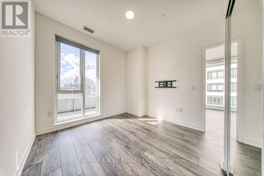 1009 - 225 SUMACH STREET Image 18