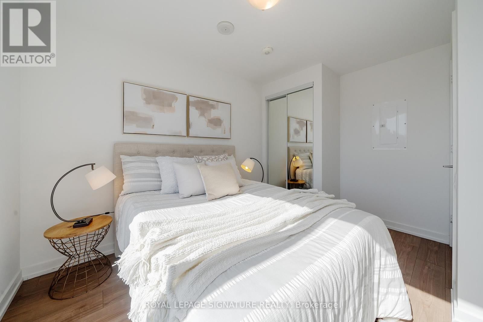 1701 - 203 COLLEGE STREET Image 14