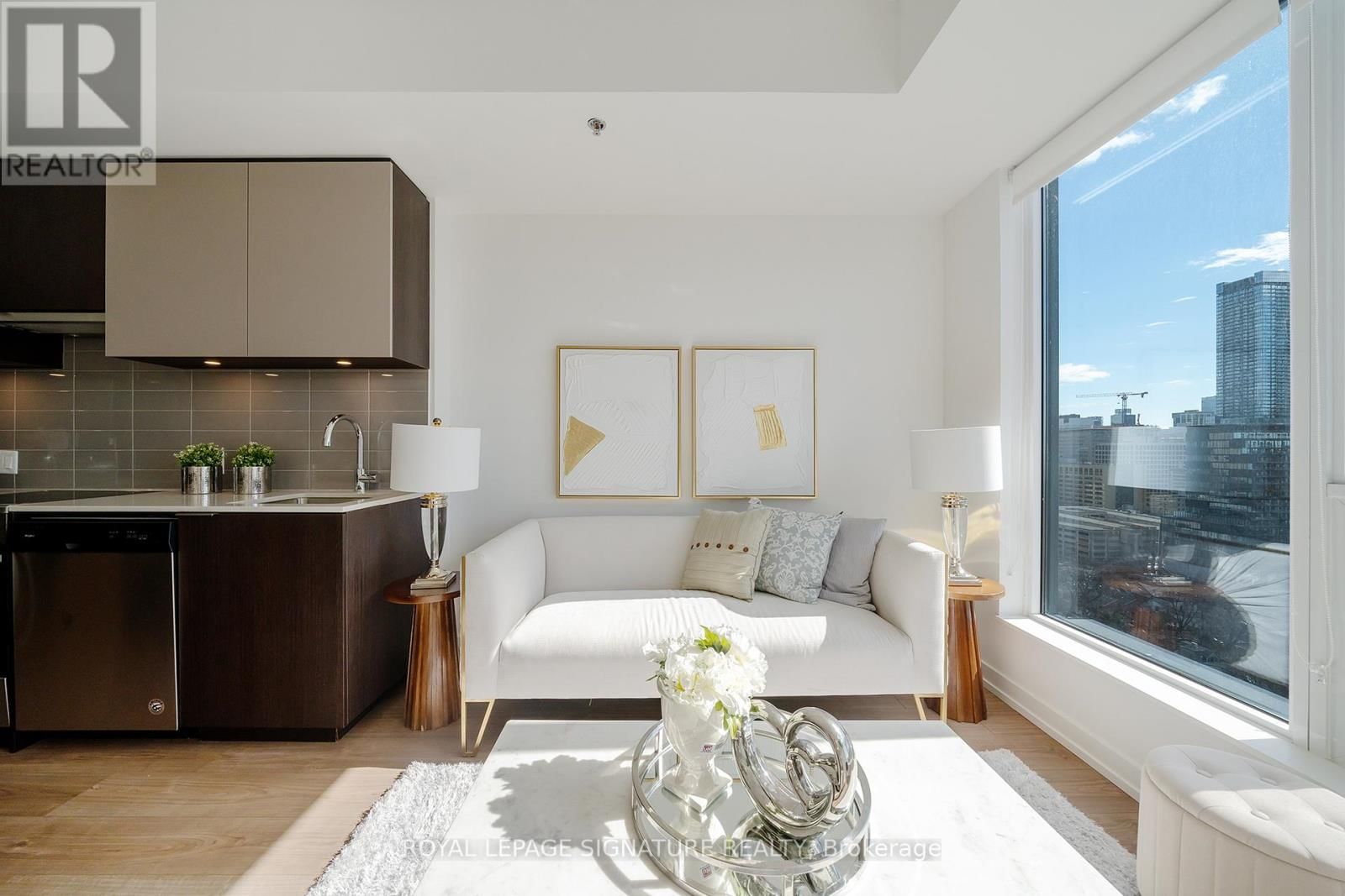 1701 - 203 COLLEGE STREET Image 8