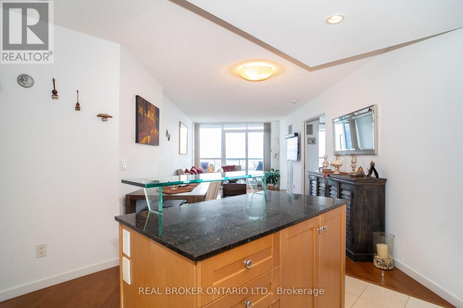 1909 - 8 YORK STREET Image 8