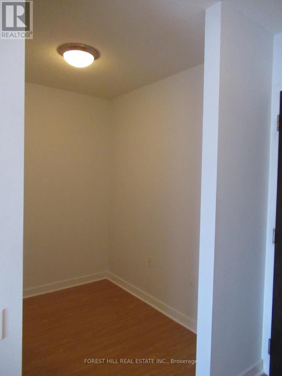 1808 - 85 BLOOR STREET EAST Image 17