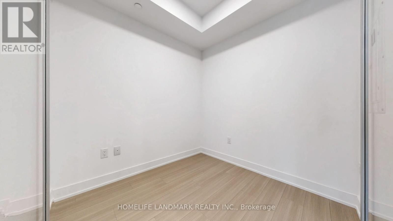 2913 - 36 OLIVE AVENUE Image 24