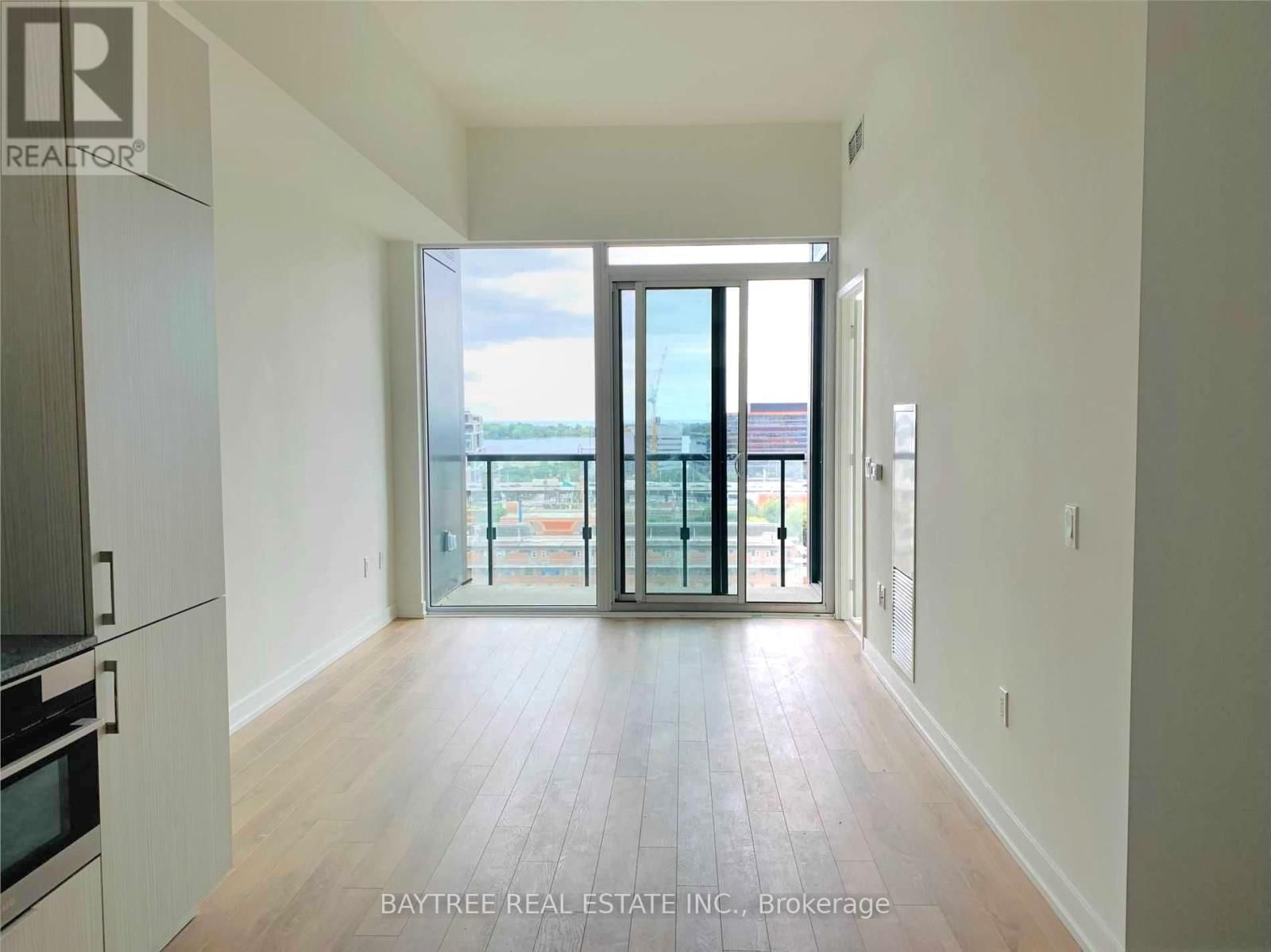 1020 - 158 FRONT STREET EAST Image 1