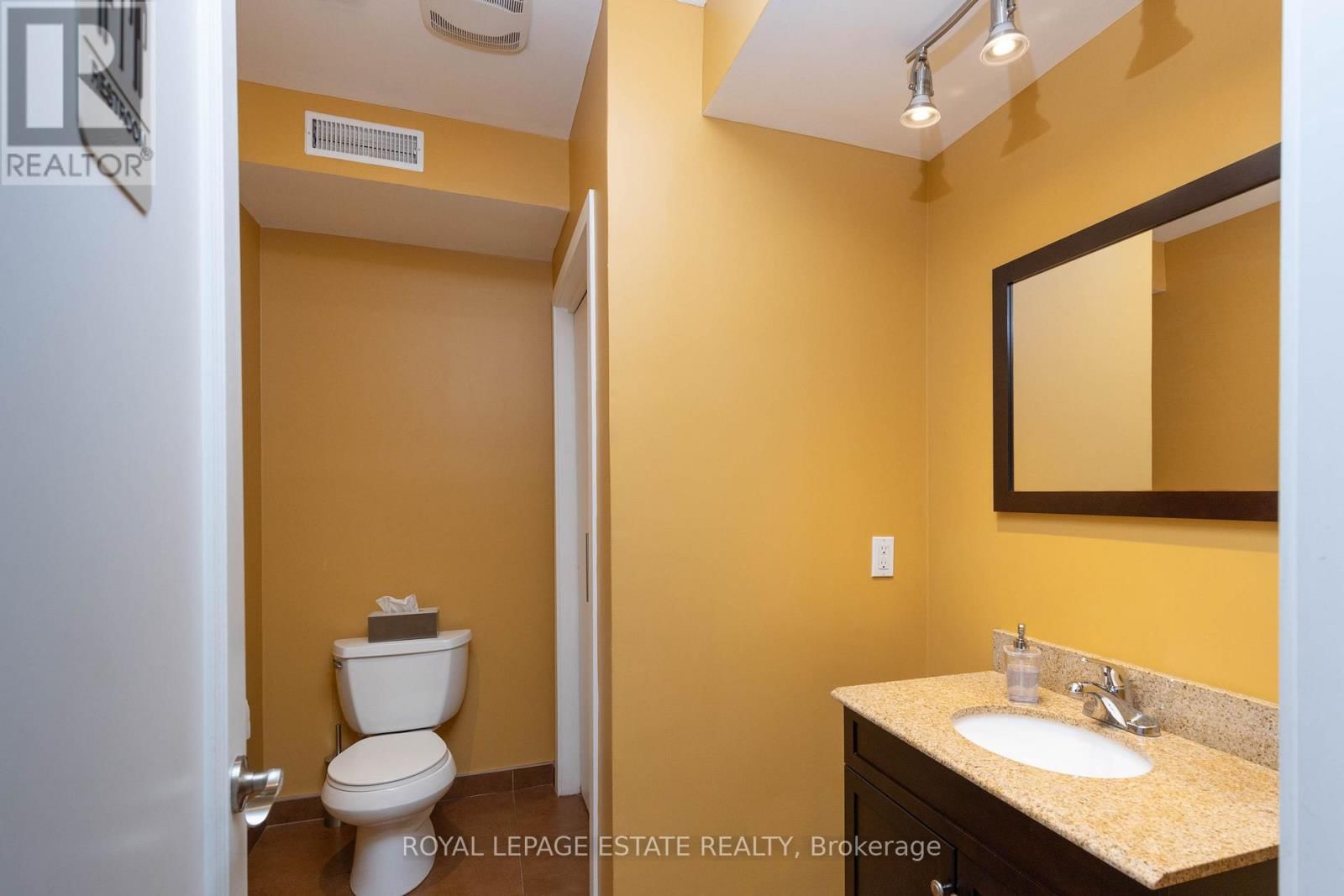 432 QUEEN STREET EAST Image 18