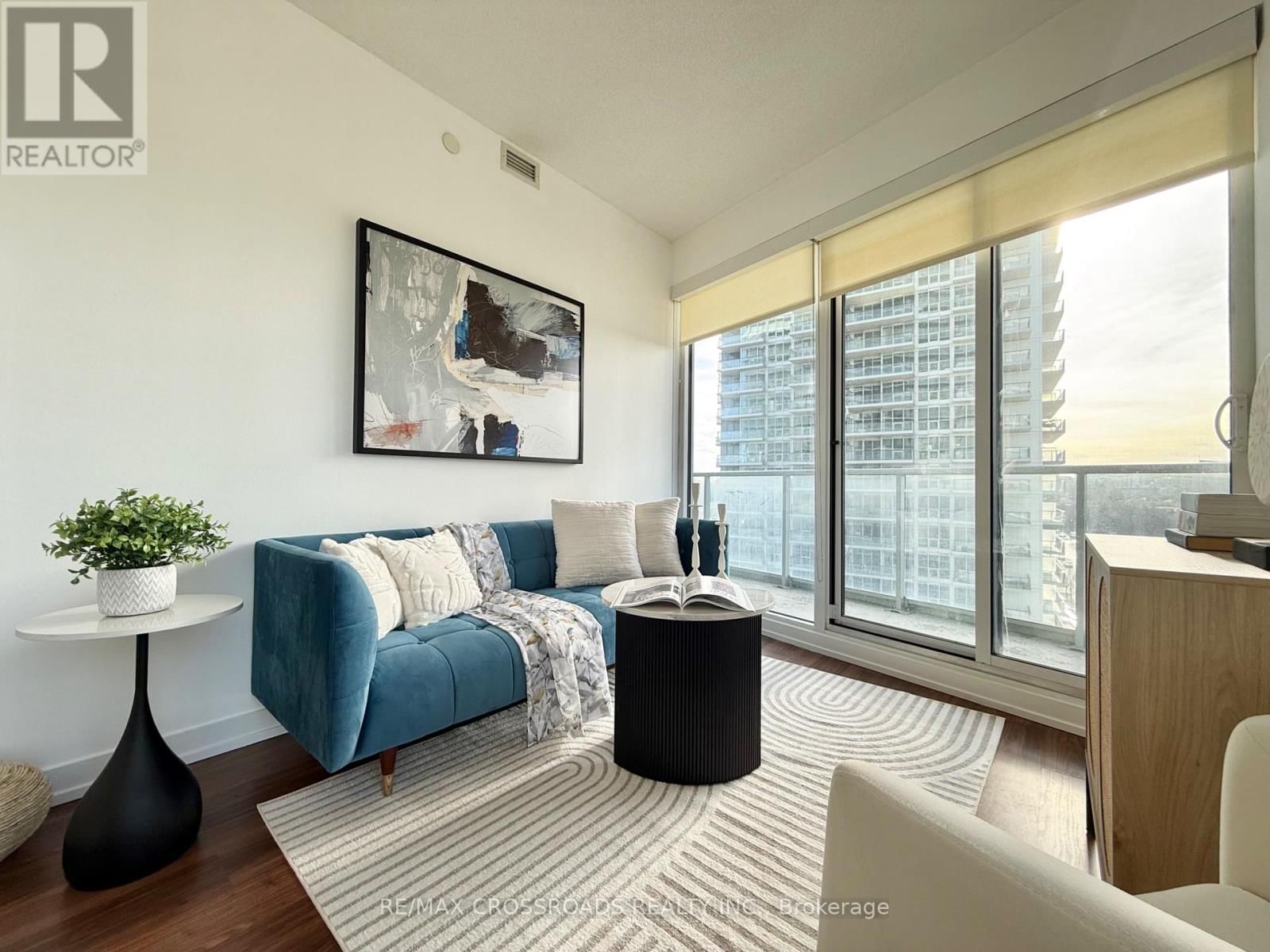 1003 - 115 MCMAHON DRIVE Image 3