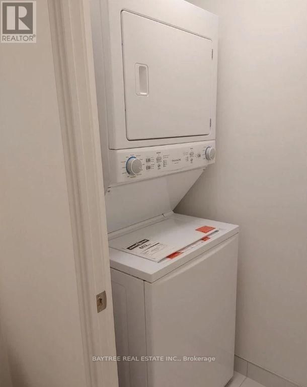 2216 - 158 FRONT STREET EAST Image 16