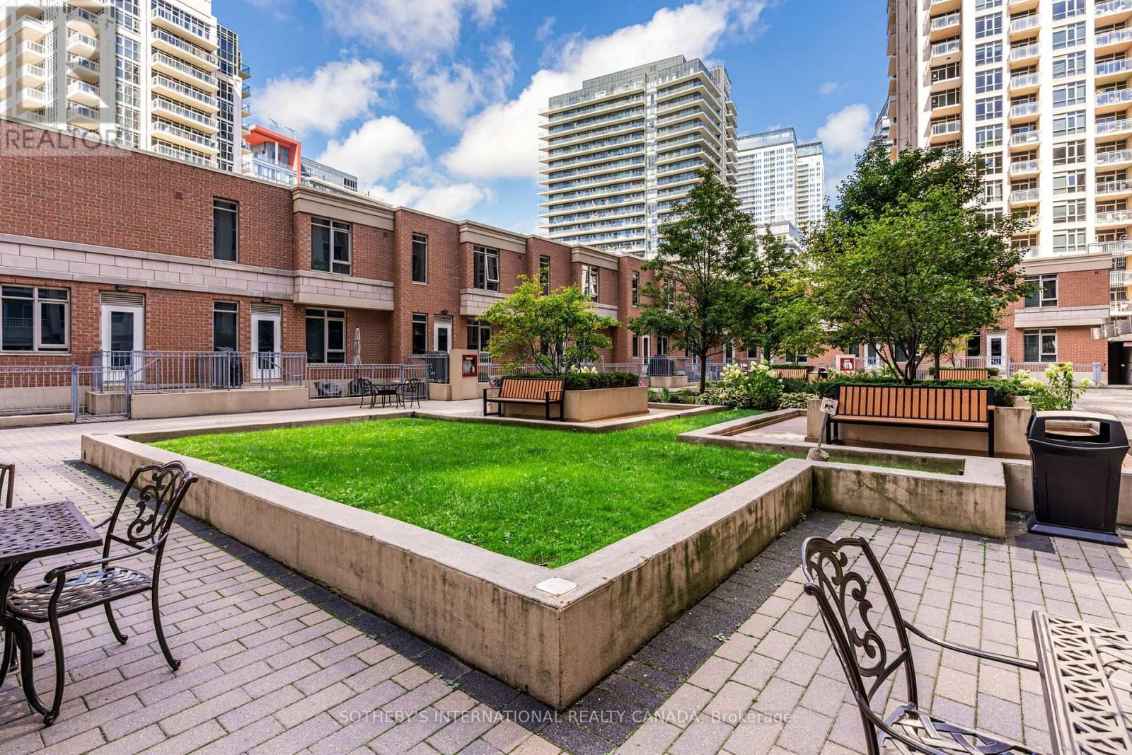 2704 - 628 FLEET STREET Image 43