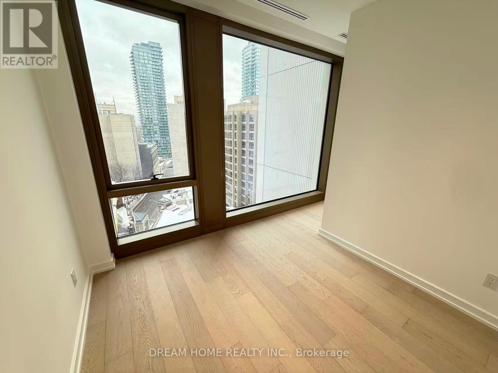 1202 - 1315 BAY STREET Image 25