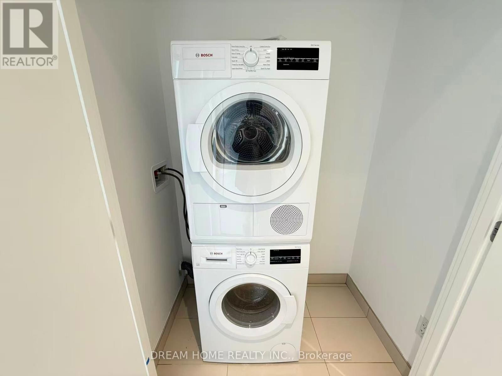 1202 - 1315 BAY STREET Image 29