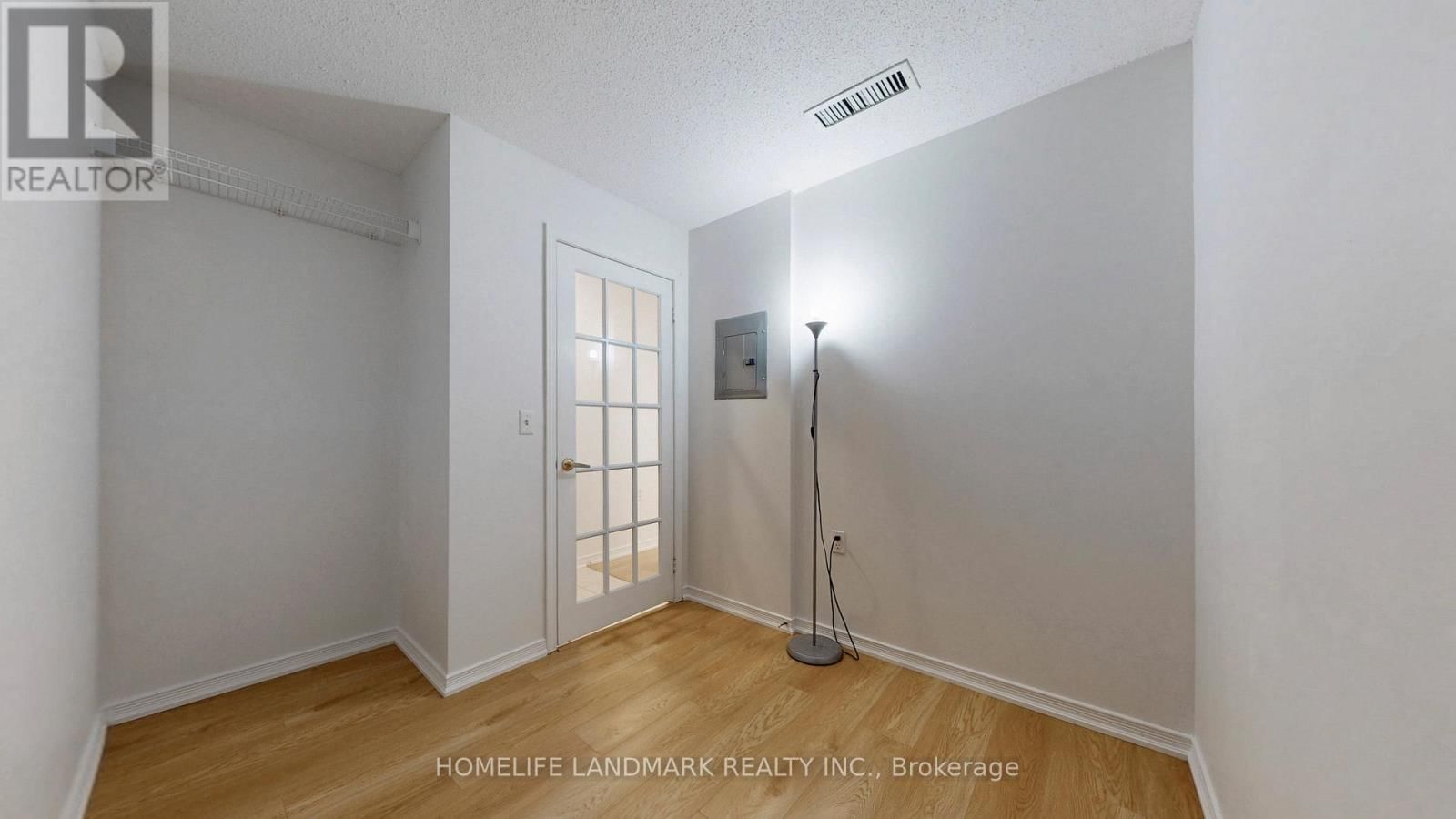 215 - 28 OLIVE AVENUE Image 11